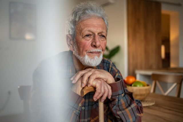 Tengo 70 años. Un pariente me ofreció un préstamo hipotecario Tengo 70 años. Un pariente me ofreció un préstamo hipotecario de 25.000 dólares con garantía hipotecaria que debía reembolsar en el plazo de un año. ¿Debería estar de acuerdo?
|