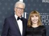 Ted Danson y Mary Steenburgen enumeran la finca de Martha’s Vineyard de 9,9 millones de dólares donde se casaron hace 31 años
| Ted Danson y Mary Steenburgen enumeran la finca de Martha's Vineyard de 9,9 millones de dólares donde se casaron hace 31 años
|