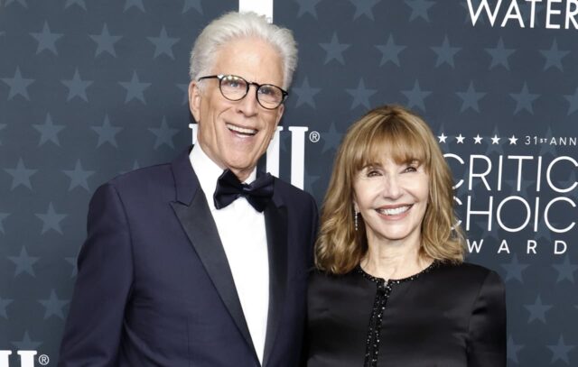 Ted Danson y Mary Steenburgen enumeran la finca de Martha's Vineyard de 9,9 millones de dólares donde se casaron hace 31 años

 | 