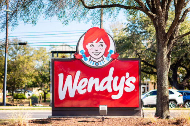 ¿Será Wendy's la próxima acción de memes? Los comerciantes están ¿Será Wendy's la próxima acción de memes? Los comerciantes están intentando “salvar” la cadena de comida rápida.
|
