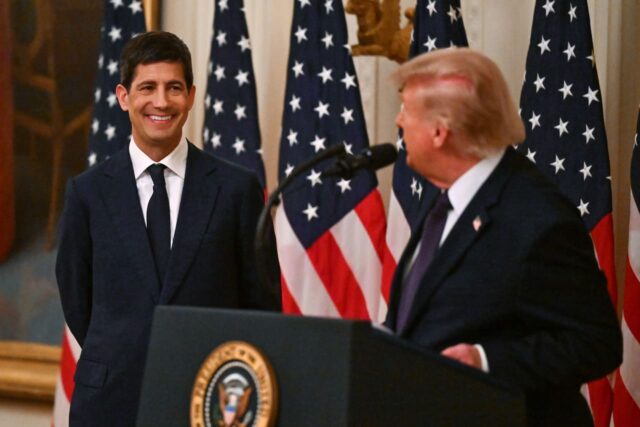 ¿Podría ponerse de pie el verdadero Kevin Warsh? A medida ¿Podría ponerse de pie el verdadero Kevin Warsh? A medida que la Reserva Federal se acerca a su primera reunión, los economistas honestamente no saben qué esperar.
|