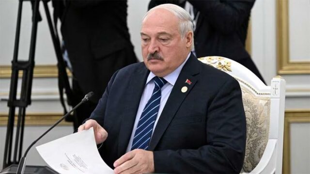 De visita en Yakarta, el presidente de Bielorrusia pasa la noche en el palacio

 | 