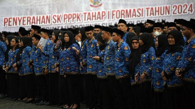 Kemenpan: PPPK a tiempo parcial se puede nombrar sin reelección Kemenpan: PPPK a tiempo parcial se puede nombrar sin reelección
|