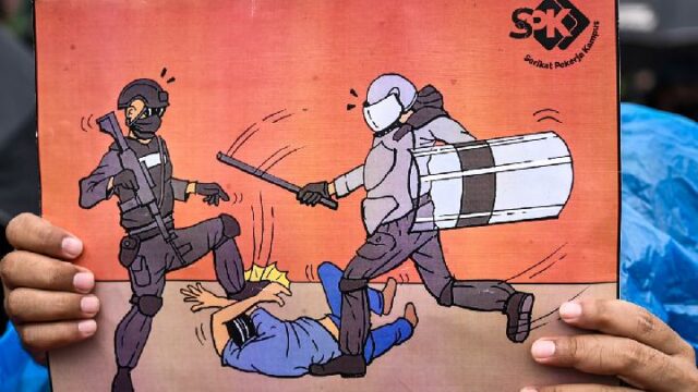 La policía nacional es la institución contra la que Komnas La policía nacional es la institución contra la que Komnas HAM se queja con más frecuencia
|