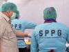 Prabowo invita a soldados y policías a revisar la cocina de MBG
| Prabowo invita a soldados y policías a revisar la cocina de MBG
|