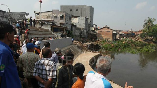 Pramono abre el puesto de mando de adquisición de tierras del río Ciliwung

 | 
