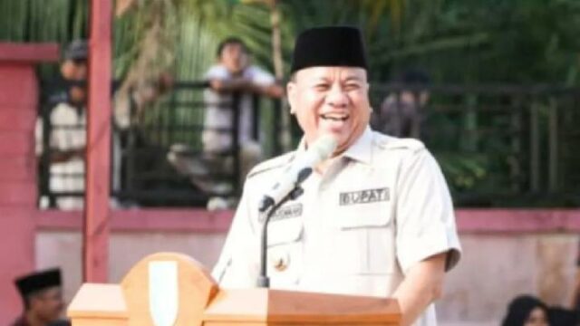 Perfil del regente de Kuansing, Suhardiman Amby, que visitó la Perfil del regente de Kuansing, Suhardiman Amby, que visitó la Comisión para la Erradicación de la Corrupción
|