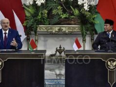 Lukashenko saluda el plan de Prabowo de abrir una embajada de Indonesia en Bielorrusia
| Lukashenko saluda el plan de Prabowo de abrir una embajada de Indonesia en Bielorrusia
|