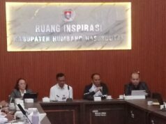 Para facilitar la distribución de productos agrícolas, se inicia la reconstrucción de 3 kilómetros de carretera dañada en Humbang Hasundutan con TKD adicionales
| Para facilitar la distribución de productos agrícolas, se inicia la reconstrucción de 3 kilómetros de carretera dañada en Humbang Hasundutan con TKD adicionales
|