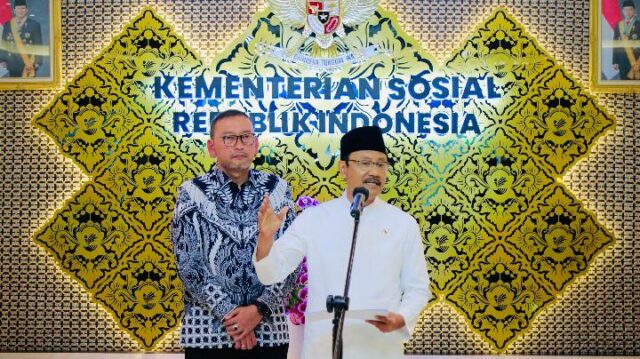 Perfeccionando la educación del carácter, miles de cadetes del TNI-Polri Perfeccionando la educación del carácter, miles de cadetes del TNI-Polri se convierten en hermanos adoptivos en 178 escuelas populares
|