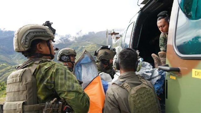 TNI organiza operación en el lugar de rodaje piloto en TNI organiza operación en el lugar de rodaje piloto en Yahukimo
|