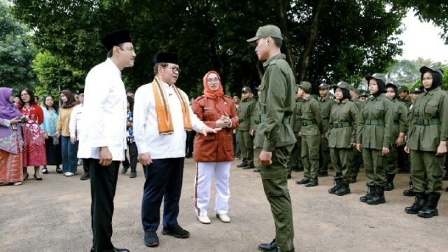 El gobernador Pramono Anung se emocionó al recordar el pasado El gobernador Pramono Anung se emocionó al recordar el pasado durante la jornada de puertas abiertas de la Escuela Popular.
|