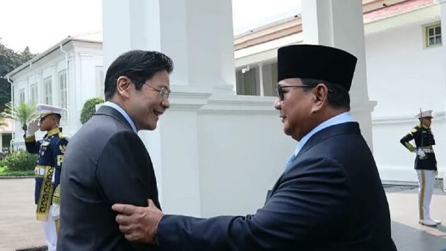 Prabowo recibe al Primer Ministro de Singapur, Lawrence Wong, en Prabowo recibe al Primer Ministro de Singapur, Lawrence Wong, en el Palacio Merdeka
|