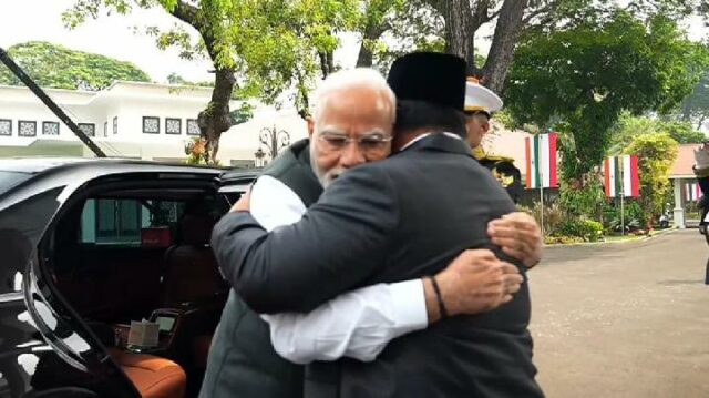Prabowo recibe al primer ministro indio, Narendra Modi, en el Palacio Merdeka

 | 
