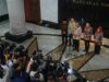 ¿Por qué el presidente del MPR, Ahmad Muzani, visitó al parlamentario?
| ¿Por qué el presidente del MPR, Ahmad Muzani, visitó al parlamentario?
|