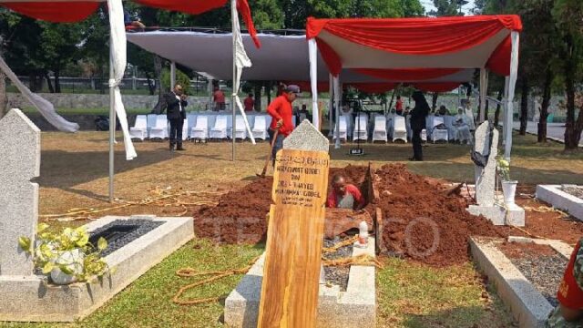 El funeral de Rachmat Gobel tuvo lugar en un contexto El funeral de Rachmat Gobel tuvo lugar en un contexto militar
|