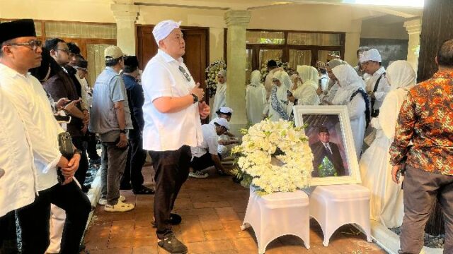 Pramono recuerda a Rachmat Gobel: era amigo de todos | Pramono recuerda a Rachmat Gobel: era amigo de todos
|