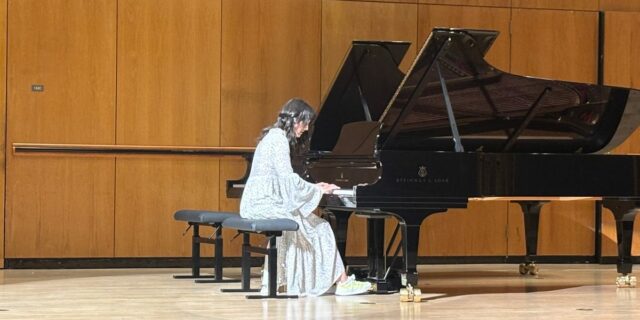 No me obligaron a tomar lecciones de piano cuando era No me obligaron a tomar lecciones de piano cuando era niño. Ahora soy adulto.
| Parenting,Education,essay,parenting-freelancer,family,kids,parenting,hobbies,creativity,july-4-save-2026