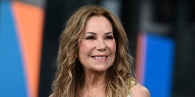 Kathie Lee Gifford dice que el dolor crónico dificulta jugar Kathie Lee Gifford dice que el dolor crónico dificulta jugar con sus nietos
| Health,Entertainment,chronic-pain,aging,kathie-lee-gifford,grandparent