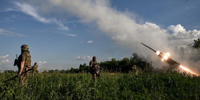 Ucrania paga mucho por combatientes extranjeros, contratos más largos podrían ayudar

 | Military & Defense,ukraine,russia