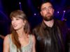 Lo que tiene en común la esperada boda de Taylor Swift en Nueva York con la de Jeff Bezos
| Entertainment,taylor-swift,taylor-swift-travis-kelce,travis-kelce,weddings,bezos-wedding,jeff-bezos,billionaires,culture-of-money,contributor-2026 Lo que tiene en común la esperada boda de Taylor Swift en Nueva York con la de Jeff Bezos
| Entertainment,taylor-swift,taylor-swift-travis-kelce,travis-kelce,weddings,bezos-wedding,jeff-bezos,billionaires,culture-of-money,contributor-2026
