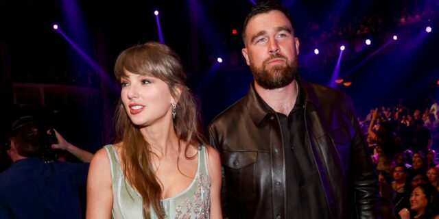 Lo que tiene en común la esperada boda de Taylor Lo que tiene en común la esperada boda de Taylor Swift en Nueva York con la de Jeff Bezos
| Entertainment,taylor-swift,taylor-swift-travis-kelce,travis-kelce,weddings,bezos-wedding,jeff-bezos,billionaires,culture-of-money,contributor-2026