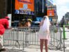 Los fanáticos de Taylor Swift se reúnen en pequeños números para la boda de MSG
| News,Entertainment,sports,taylor-swift,travis-kelce,weddings,extreme-heat,madison-square-garden Los fanáticos de Taylor Swift se reúnen en pequeños números para la boda de MSG
| News,Entertainment,sports,taylor-swift,travis-kelce,weddings,extreme-heat,madison-square-garden