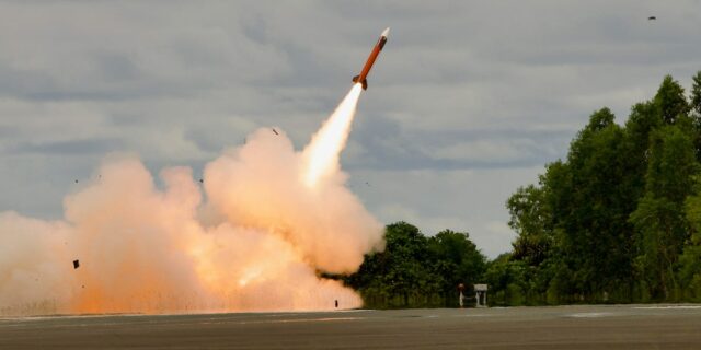 Ucrania no detuvo los misiles balísticos rusos por falta de Ucrania no detuvo los misiles balísticos rusos por falta de interceptores
| Military & Defense,ukraine,russia