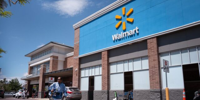 Trump dice que Walmart bajará los precios tras petición de Trump dice que Walmart bajará los precios tras petición de la Casa Blanca
| Economy,walmart,prices,affordability,grocery-prices