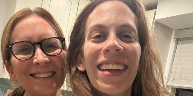 Viví con mis padres durante 6 años cuando era adulta. Viví con mis padres durante 6 años cuando era adulta. Ahora somos vecinos.
| Parenting,Health,parenting,health,parenting-freelancer,parents,multigenerational-living,moving
