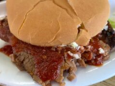 Este restaurante de barbacoa tiene su receta de salsa encerrada en la bóveda de un banco
| Food,Travel,barbecue,restaurant,restaurants,bbq,arkansas Este restaurante de barbacoa tiene su receta de salsa encerrada en la bóveda de un banco
| Food,Travel,barbecue,restaurant,restaurants,bbq,arkansas