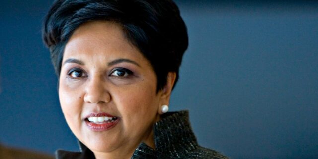 Indra Nooyi, ex directora ejecutiva de PepsiCo, comparte seis consejos Indra Nooyi, ex directora ejecutiva de PepsiCo, comparte seis consejos para el éxito profesional
| Strategy,strategy,careers,indra-nooyi,pepsico,life-advice,mentorship,humility,success