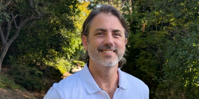 Dentro del giro profesional de un codificador desde la tecnología hasta el trabajo manual

 | Careers,Tech,AI,careers,coding,ai,software-engineer,white-collar,blue-collar,pay-cut