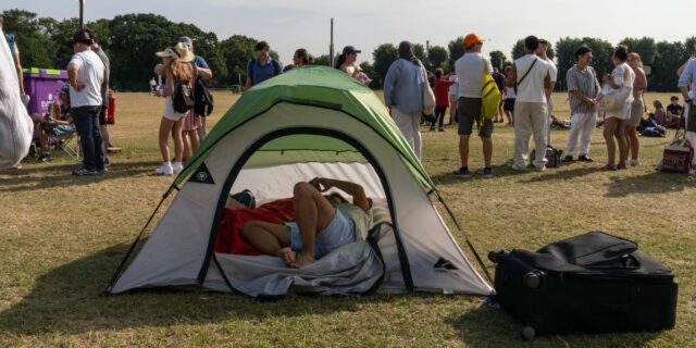 El verdadero Wimbledon comienza en el camping de enfrente. | El verdadero Wimbledon comienza en el camping de enfrente.
| Entertainment,wimbledon,freelance-photography,rebecca-zisser,uk,british