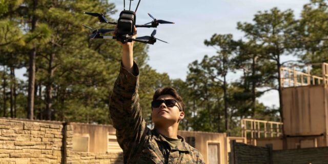 Los marines tienen un nuevo centro neurálgico para luchar con Los marines tienen un nuevo centro neurálgico para luchar con drones baratos
| Military & Defense,marine-corps,drones