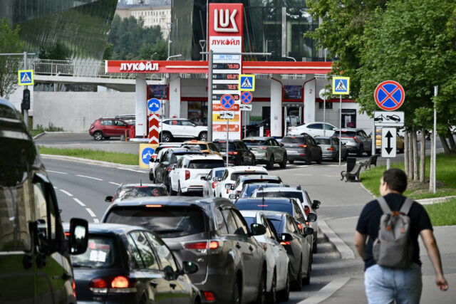 Las refinerías de petróleo de Rusia están ardiendo, y ahora Las refinerías de petróleo de Rusia están ardiendo, y ahora también su mercado de bonos
|
