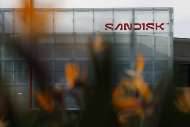 Las acciones de Sandisk y Micron caen a medida que Las acciones de Sandisk y Micron caen a medida que crece el spin trading, pero la escasez de suministro debería limitar las pérdidas
|