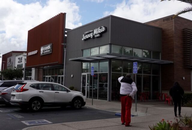 5 cosas que debes saber sobre Jersey Mike's antes de 5 cosas que debes saber sobre Jersey Mike's antes de su salida a bolsa
|