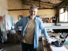 La mitad de los propietarios de pequeñas empresas esperan vender su negocio y jubilarse en la próxima década. ¿Qué pasa con sus trabajadores?
| La mitad de los propietarios de pequeñas empresas esperan vender su negocio y jubilarse en la próxima década. ¿Qué pasa con sus trabajadores?
|