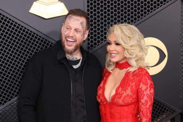 La ex esposa de Jelly Roll, Bunnie Xo, dice que La ex esposa de Jelly Roll, Bunnie Xo, dice que le dio su propiedad de Tennessee de $ 6 millones en divorcio
|